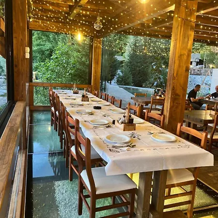 - Vellezerit Doka Hotel *