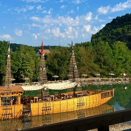 酒店 - Vellezerit Doka