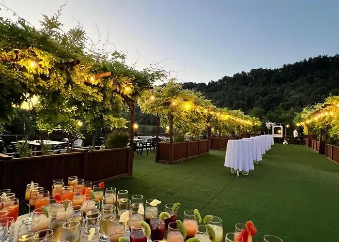 - Vellezerit Doka Otel *