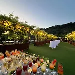 - Vellezerit Doka Hotel *